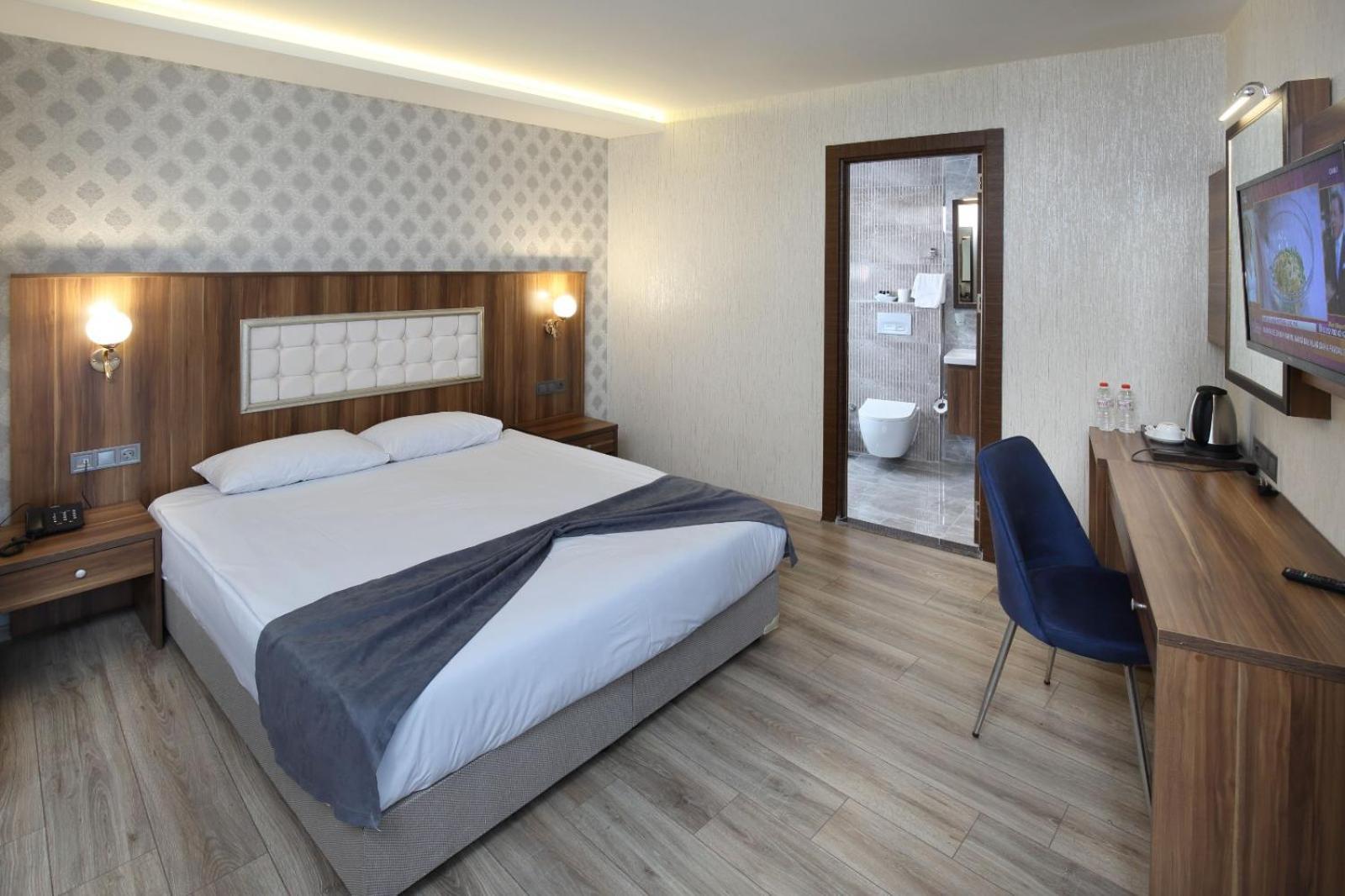 Adana Taskoeprue Hotel Ngoại thất bức ảnh