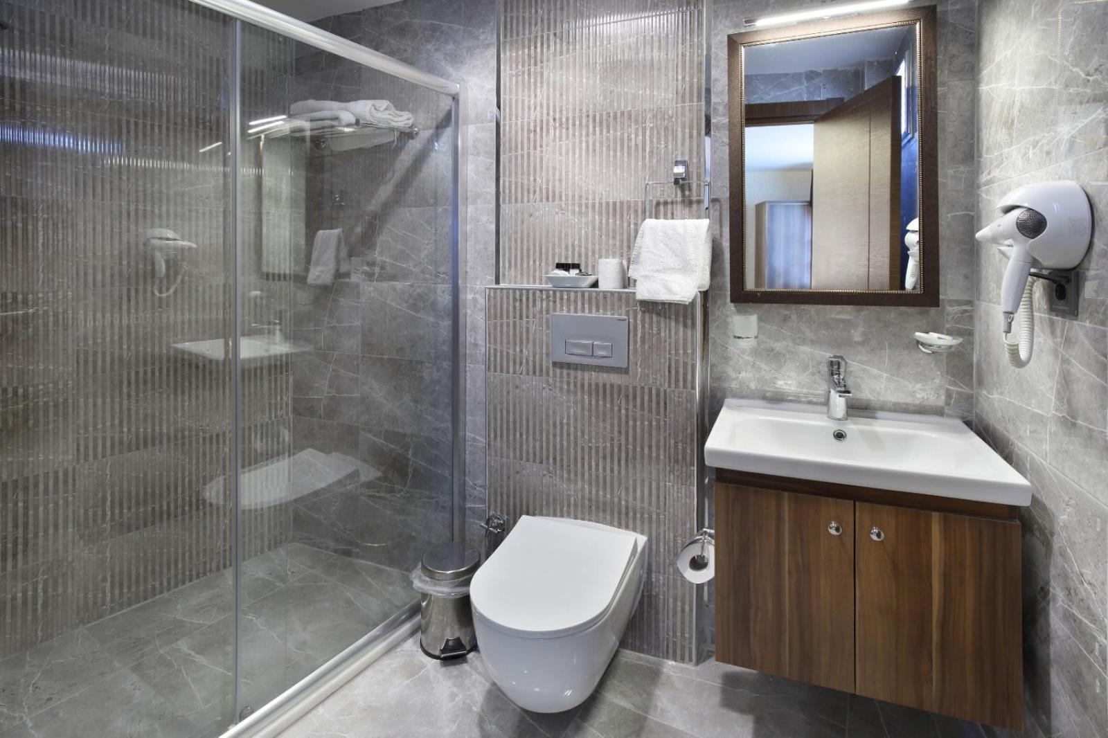 Adana Taskoeprue Hotel Ngoại thất bức ảnh